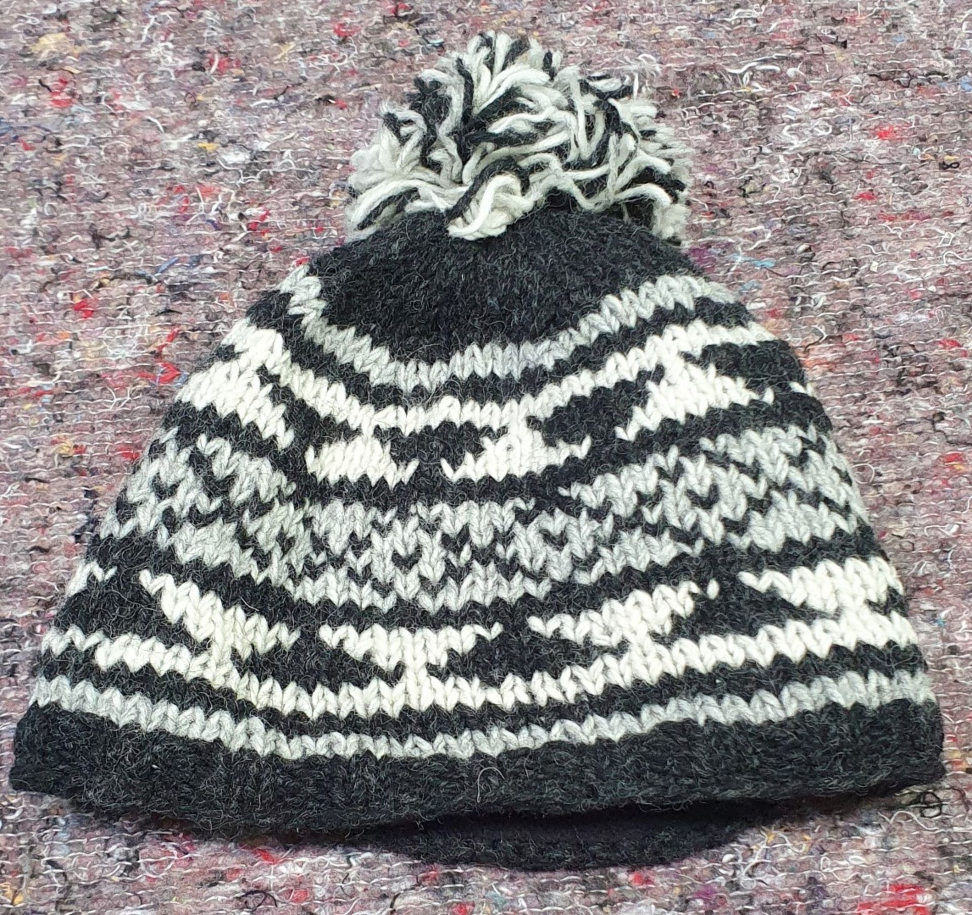 13 x Assorted Bobble Hats and Woolly Gloves by From The Source - New Stock - Ref: TCH236 - CL840 - - Image 8 of 24