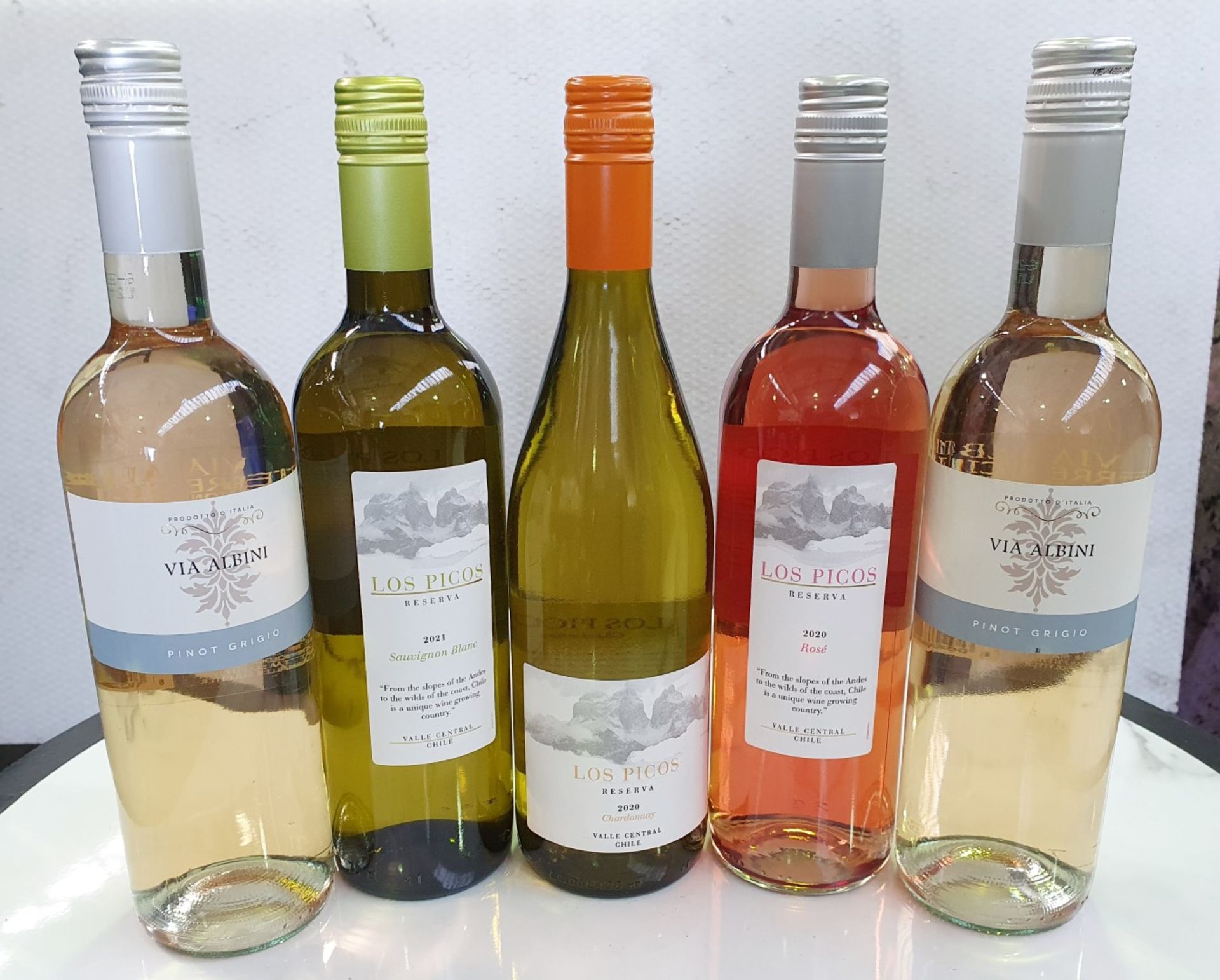 5 x Bottles of Assorted 75cl Wines - Includes Los Picos Sauvignon Blanc, Chardonnay, Rosé and Via - Image 2 of 7