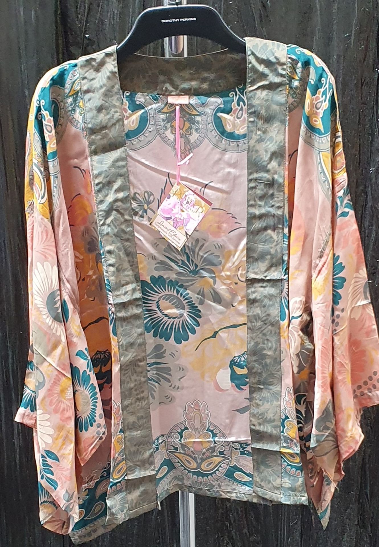 4 x Powder Kimono Jackets - Folk Art Petal Finish 100% Viscose Fabric - Adult One Size - New Stock - - Image 11 of 13