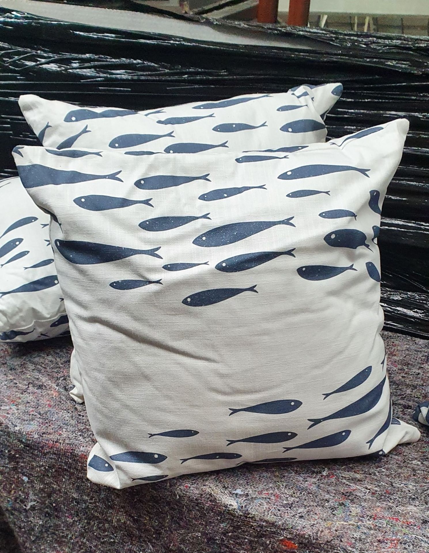 12 x Assorted Scatter Cushions by Seakiss - Approx Size 40 x 40 cms - New Stock - Ref: TCH268 - - Image 2 of 6