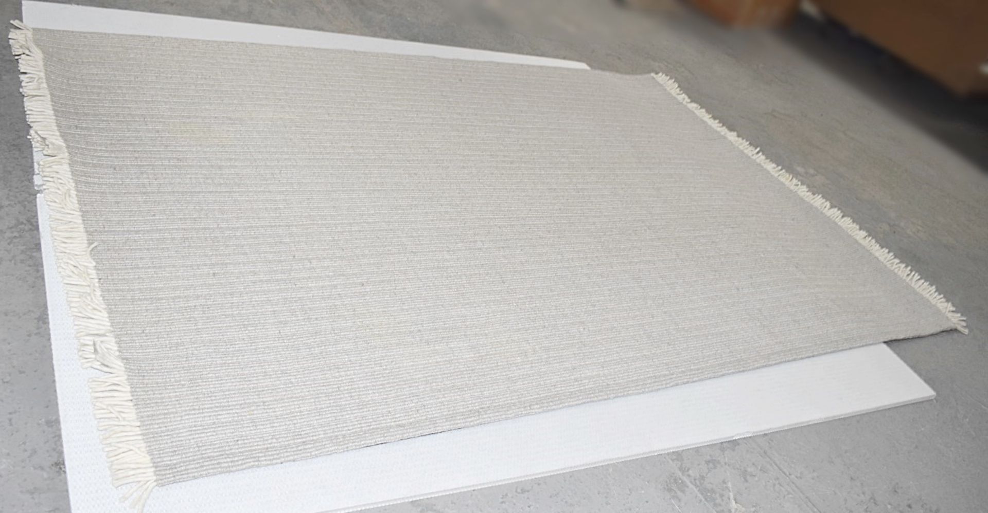 1 x MAXALTO B&B 'Timo' Luxury 100% Wool Rectangular Rug In Light Grey - 200 x 300cm - RRP £2,105 - Image 4 of 11