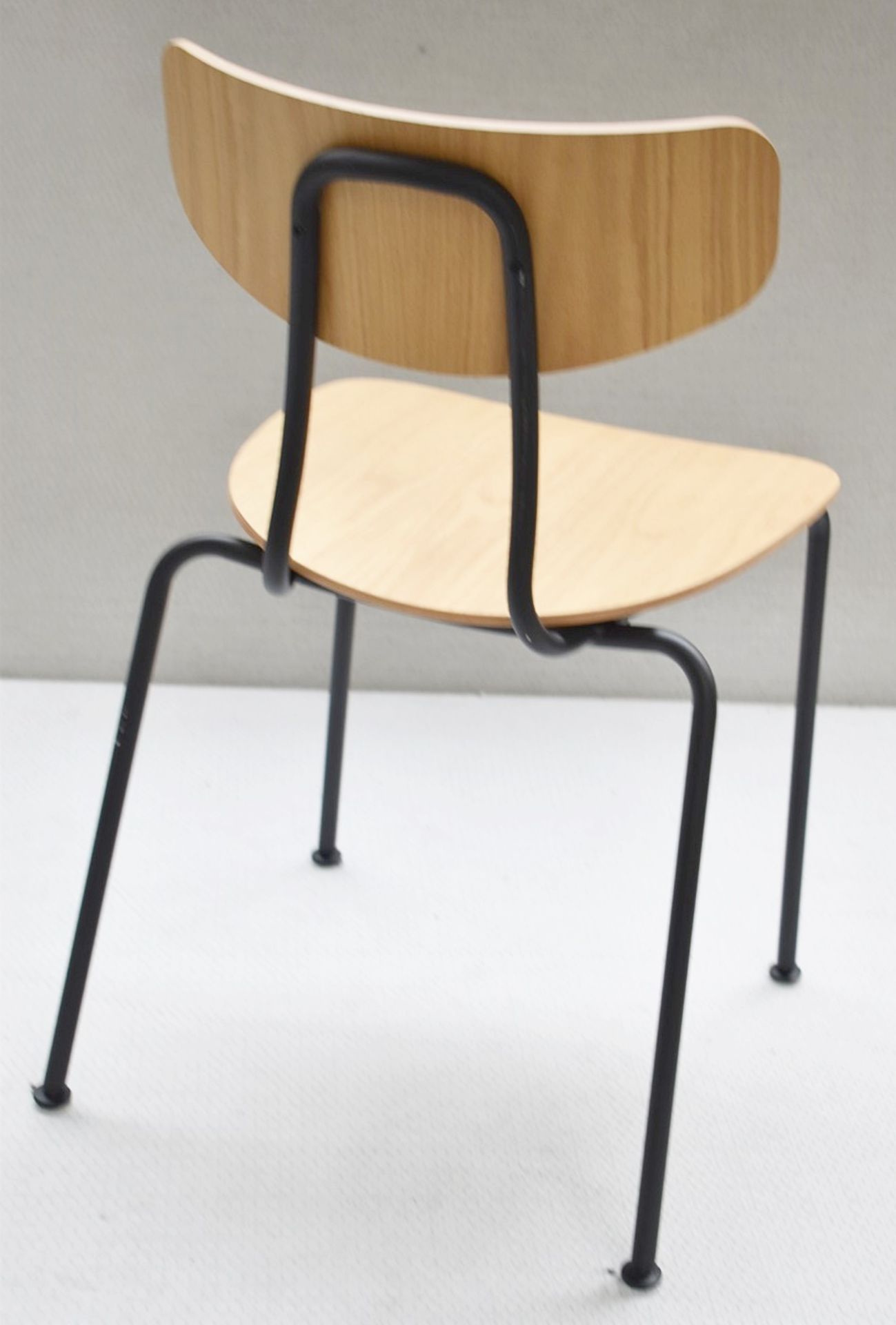 1 x VITRA 'Moca' Designer Chair with an Oak Seat & Backrest - Original RRP £389.00 - Image 3 of 4