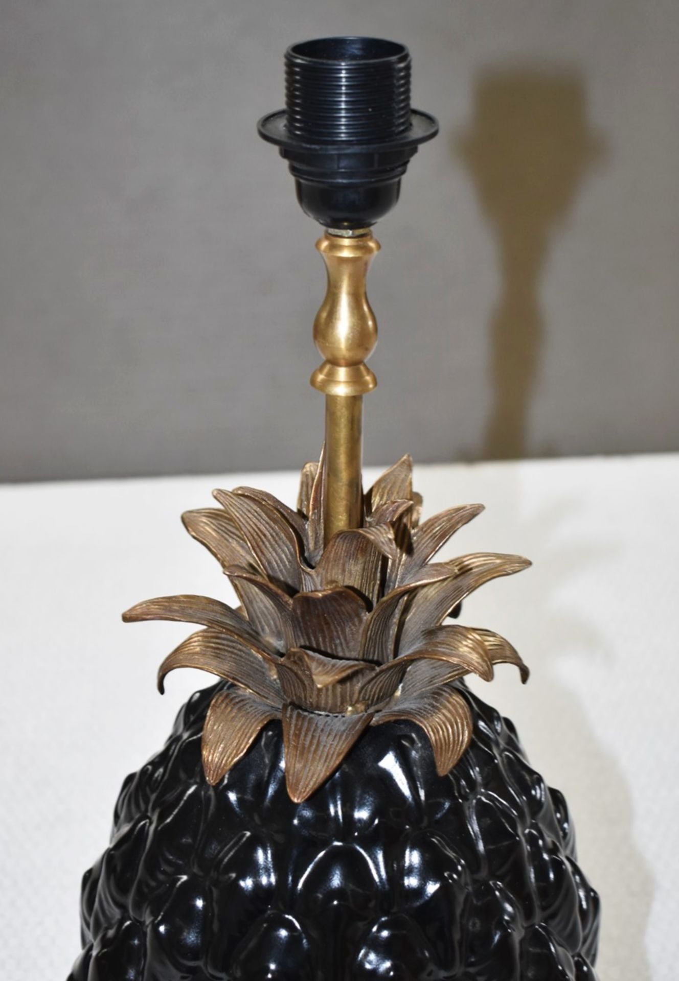 1 x HOUSE OF HACKNEY 'Ananas' Ceramic Pineapple Lamp Stand In Black - RRP £545.00 - Image 4 of 8