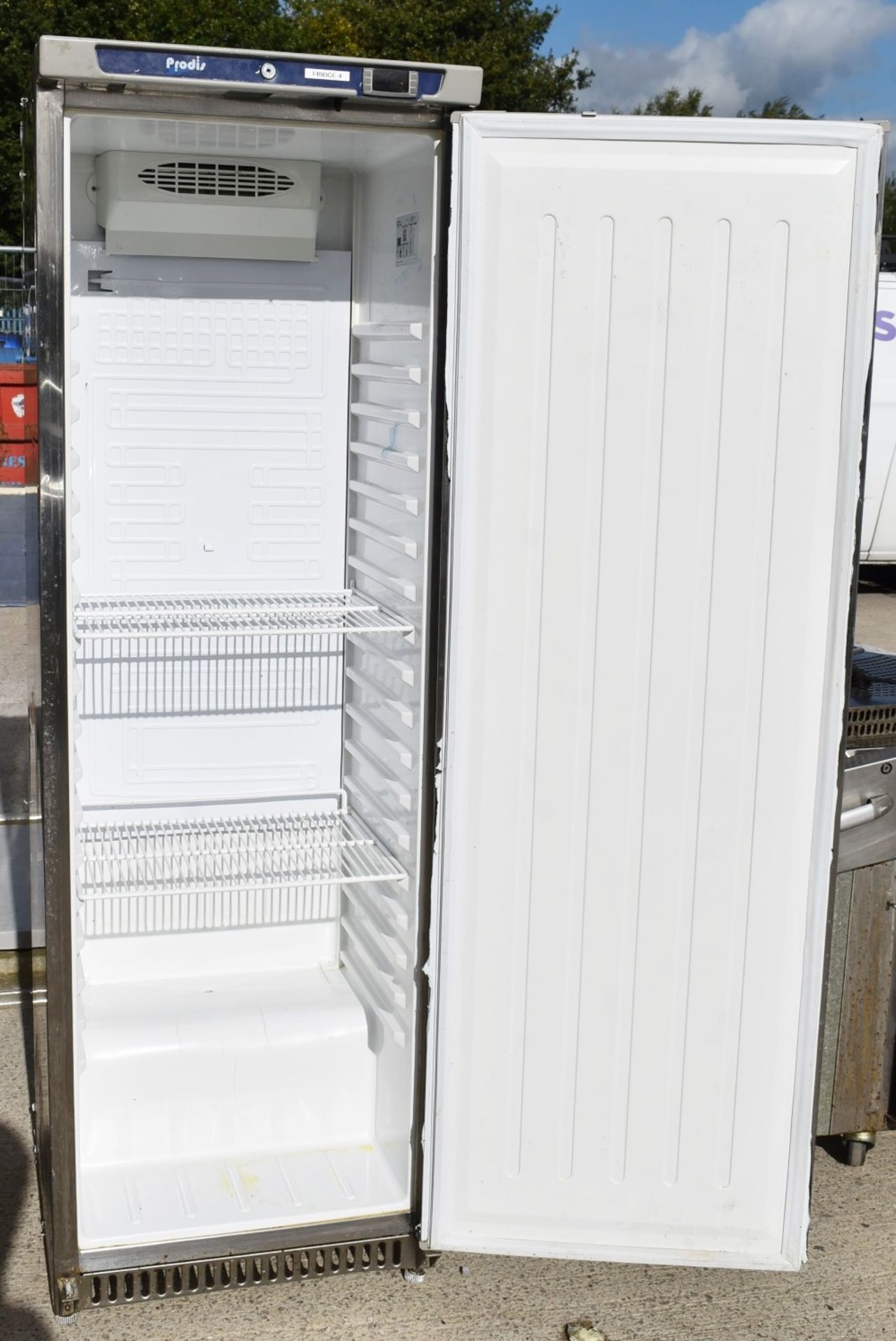 1 x Prodis Upright Commercial Fridge - Model: HC401RSS - Size: H180 x W60 x D62 cms - Recently - Image 4 of 6