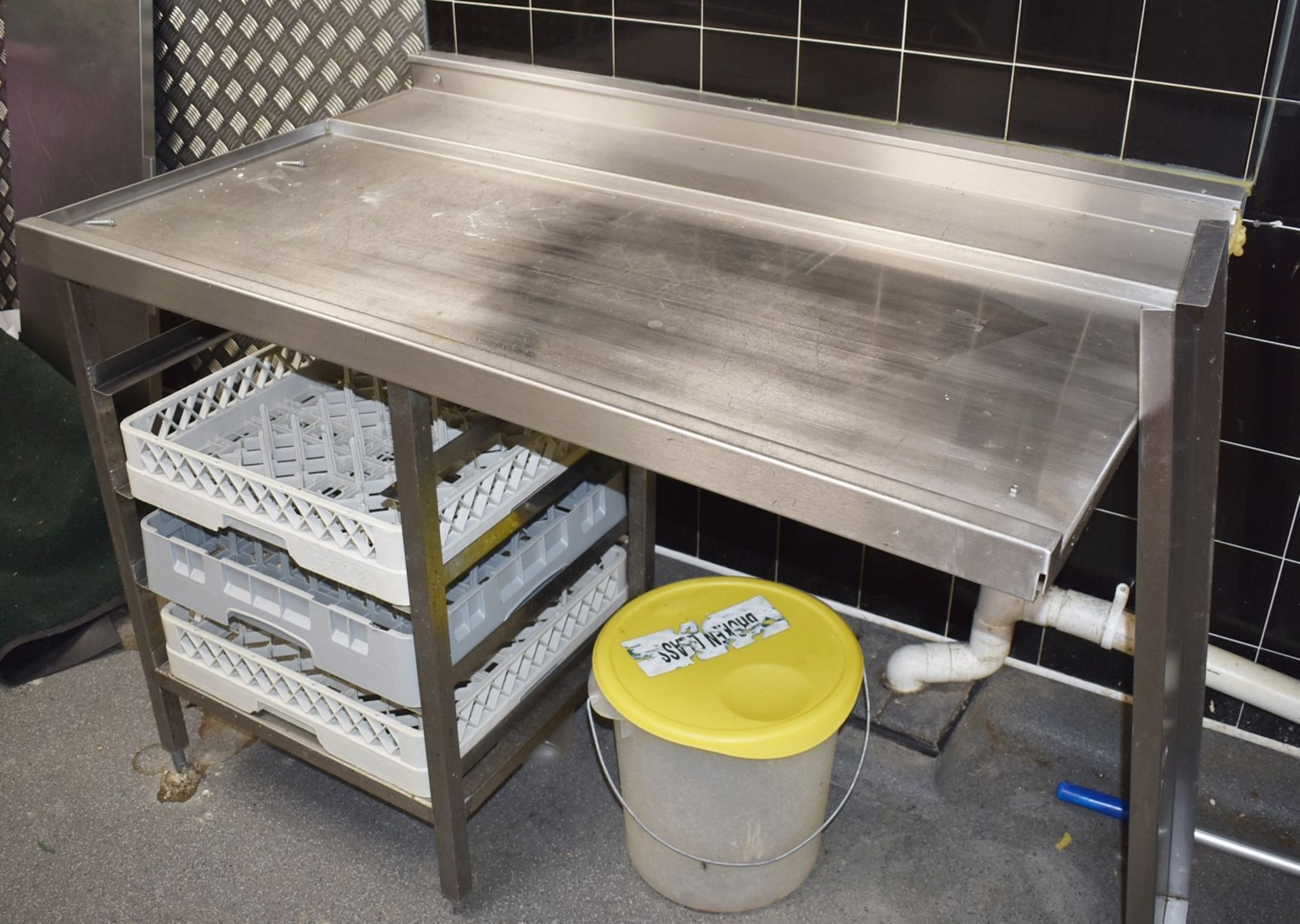 1 x Commercial Stainless Steel Passthrough Inlet and Outlet Tables With Wash Basin and Spray Hose - Image 6 of 6