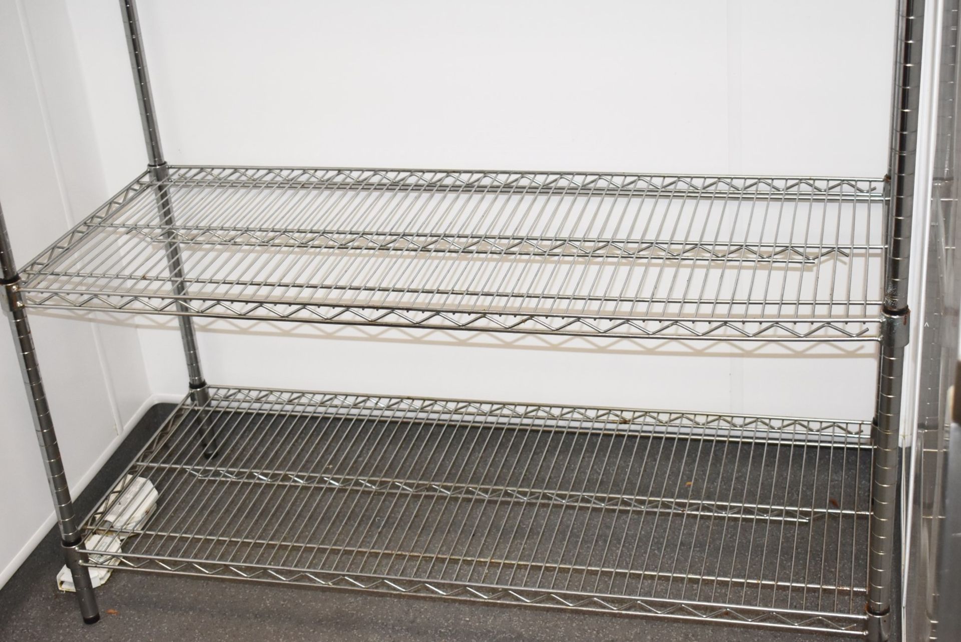 1 x Four Tier Wire Shelf Storage Unit For Commercial Kitchens - Size: H180 x W120 x D50 cms - Image 2 of 2