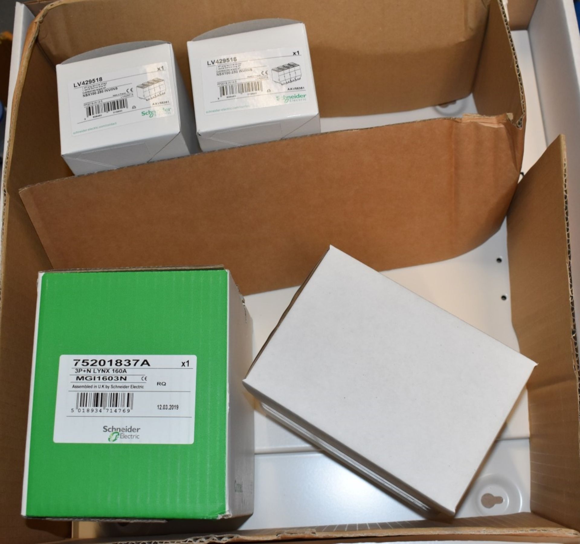 1 x Schneider Acti9 Isobar Incoming Extension Box Kit With 160A 3P+N Switch Disconnector SEA9NI1603 - Image 5 of 7