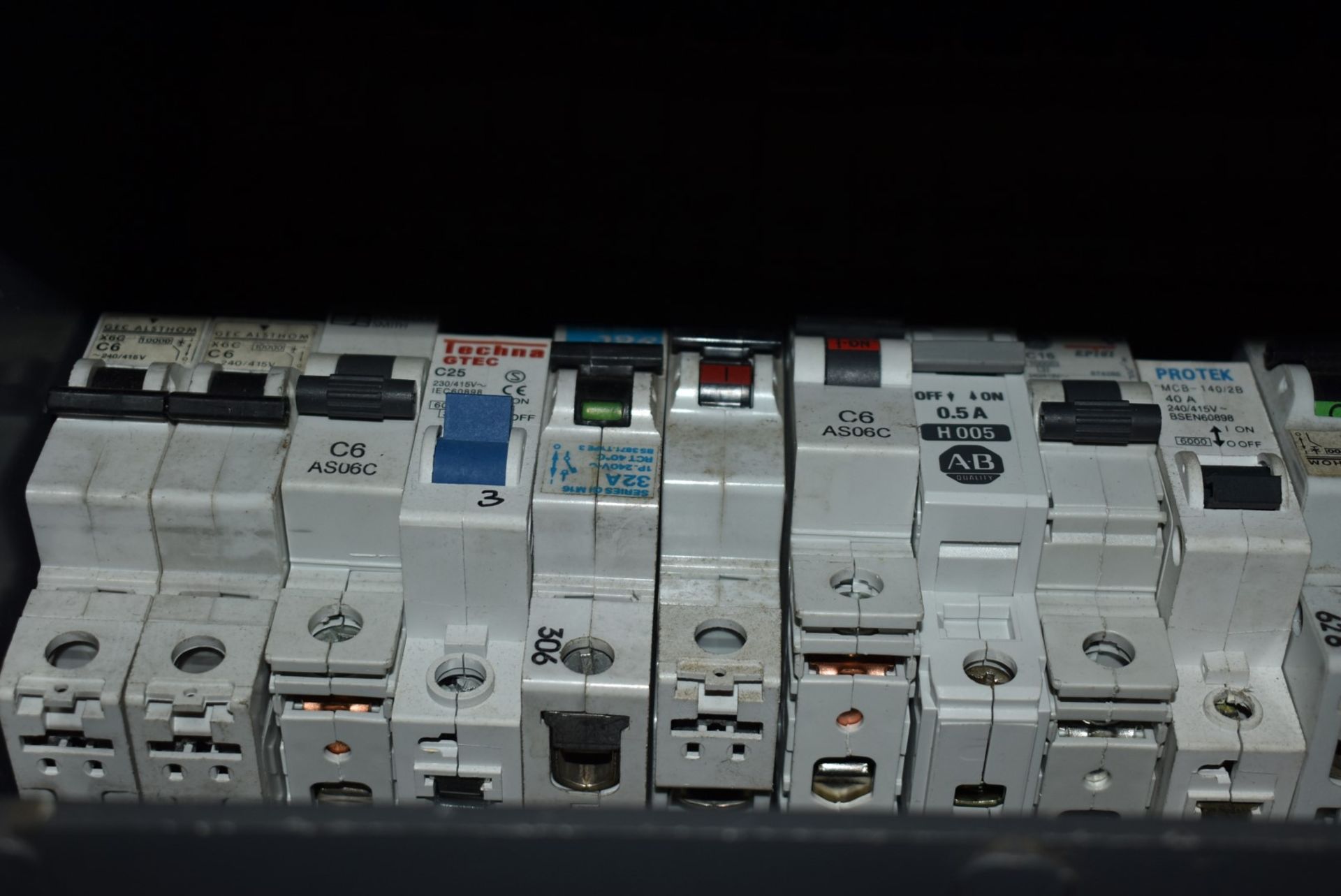11 x Large Wide Linbins With Contents - Includes Assorted Circuit Breakers and More - Image 15 of 30