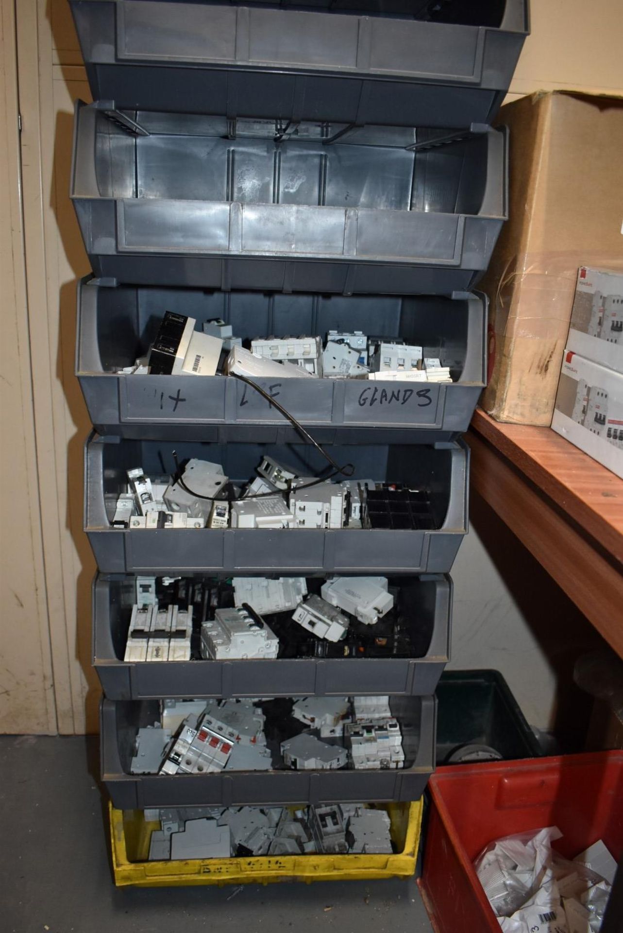 11 x Large Wide Linbins With Contents - Includes Assorted Circuit Breakers and More - Image 29 of 30