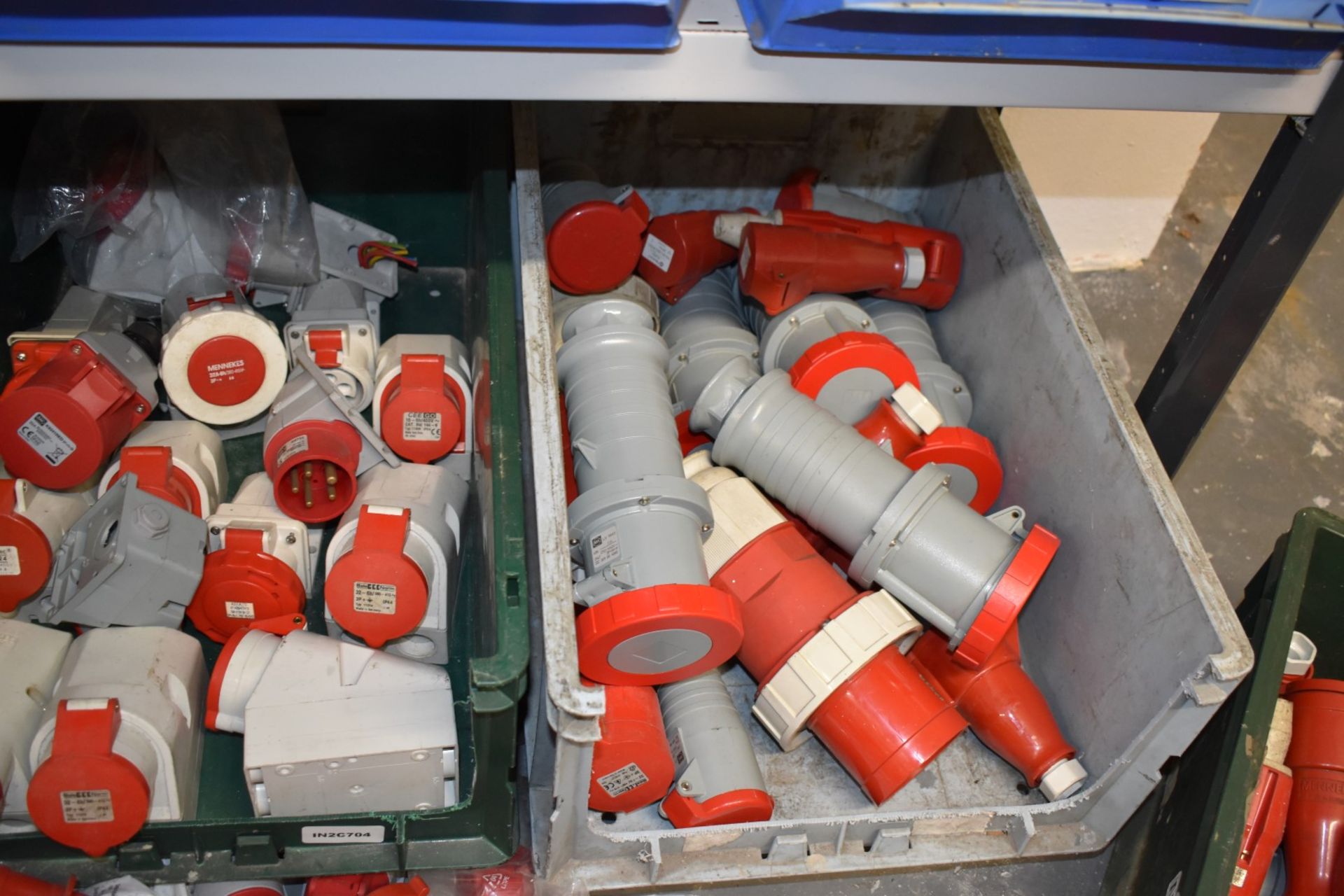 4 x Linbins With Contents - Includes Large Quantity of Industrial 3 Phase Plugs / Sockets - Image 8 of 17