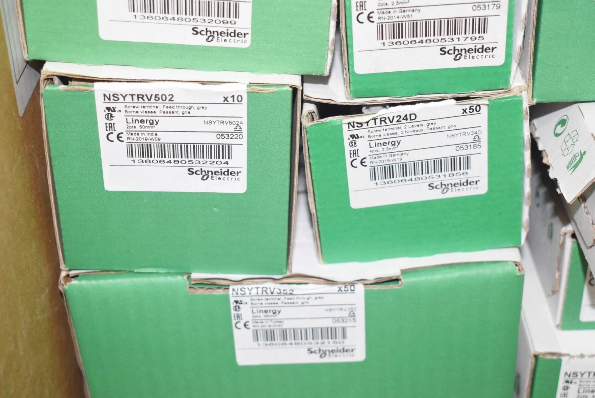 Approx 500 x Schneider Electric Screw Terminals Fuse / Feedthrough - Unused Boxed Stock - Image 5 of 6