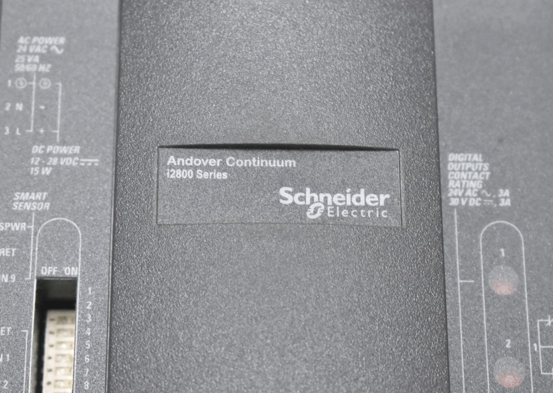 1 x Schneider Electric Andover Continuum i2800 Series Zone Controller - Unused Boxed Stock - Image 2 of 7