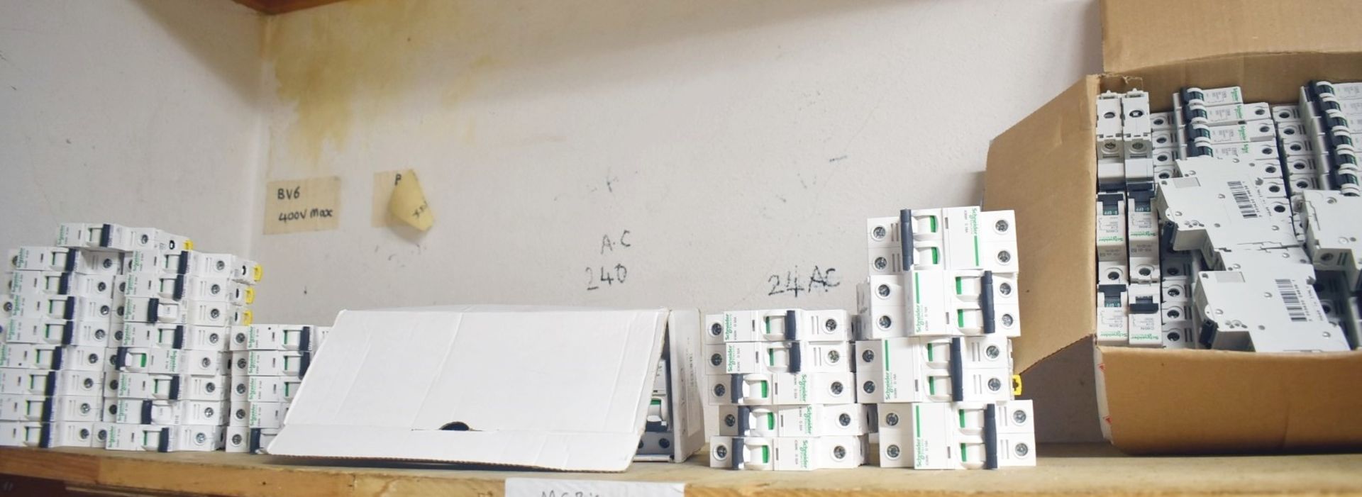 Approx 130 x Schneider Electric MCB Breakers - Various Types Included - iC60N, iC60H, C60N and More - Image 6 of 15