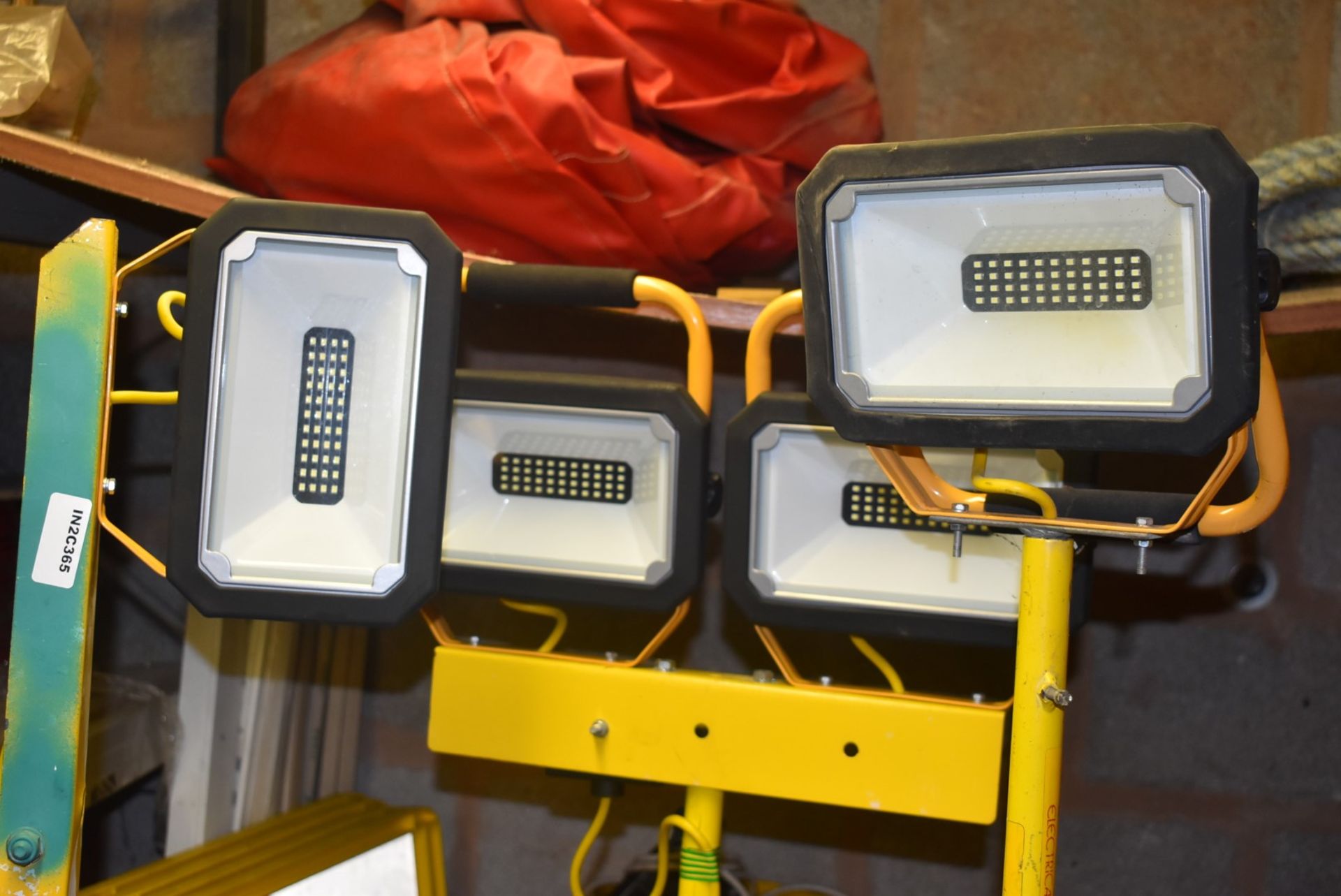 7 x Industrial Temporary Lights - Includes LED Types - 110v and 240v - Image 6 of 8