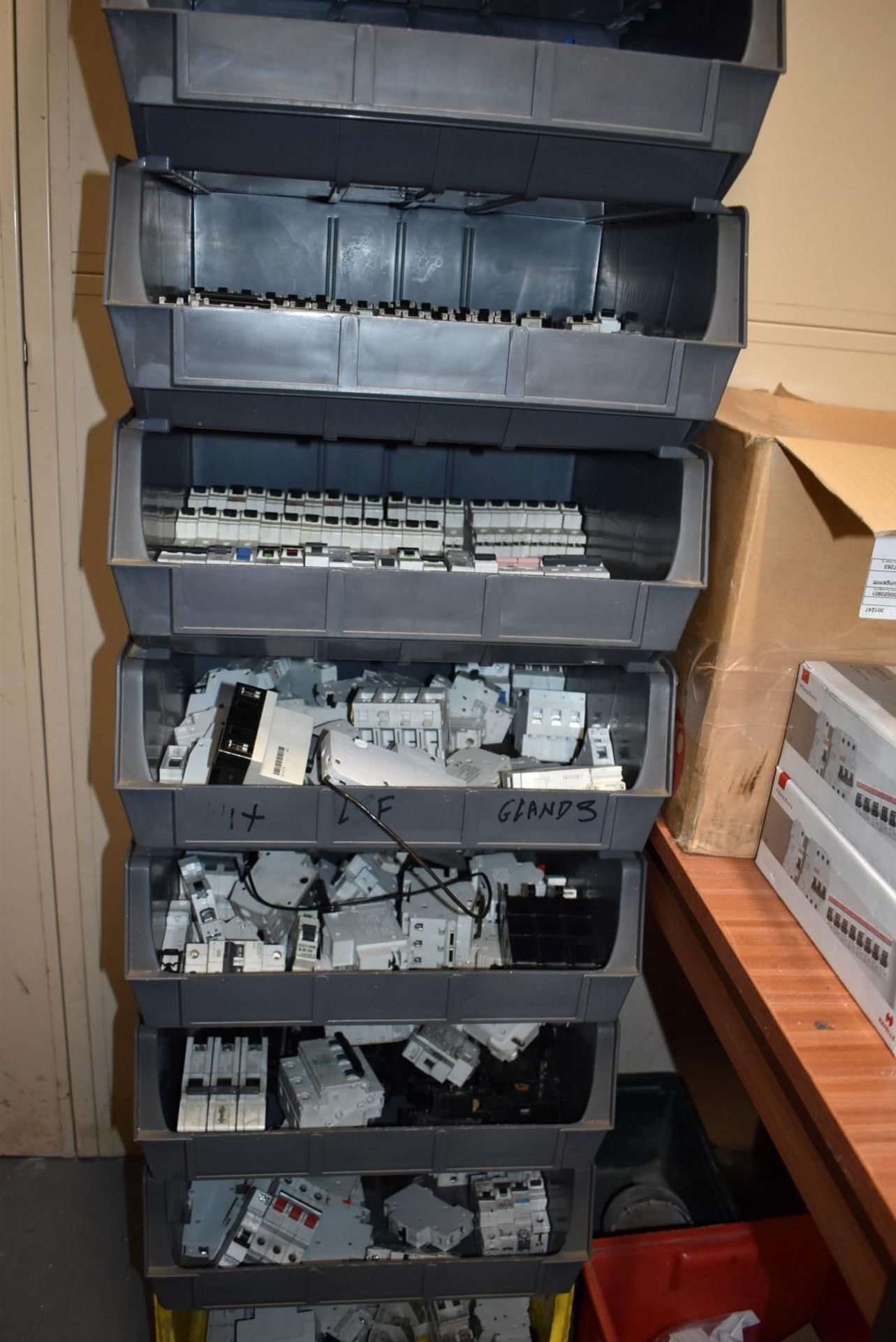 11 x Large Wide Linbins With Contents - Includes Assorted Circuit Breakers and More - Image 28 of 30