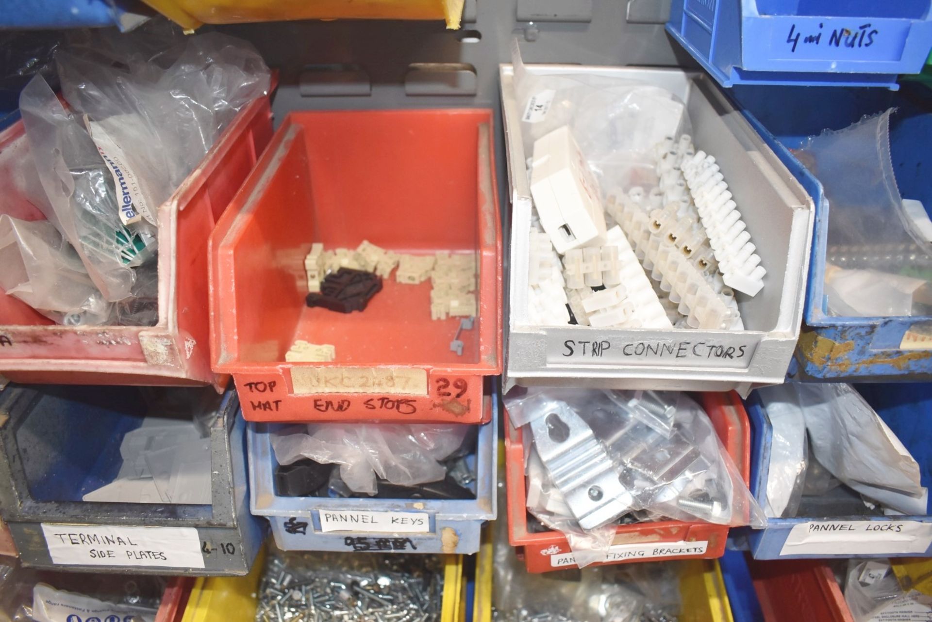 40 x Linbins With Contents - Screws, Nuts, Washes, Fixing Brackets, Strip Connects, Fuses and More - Image 11 of 24