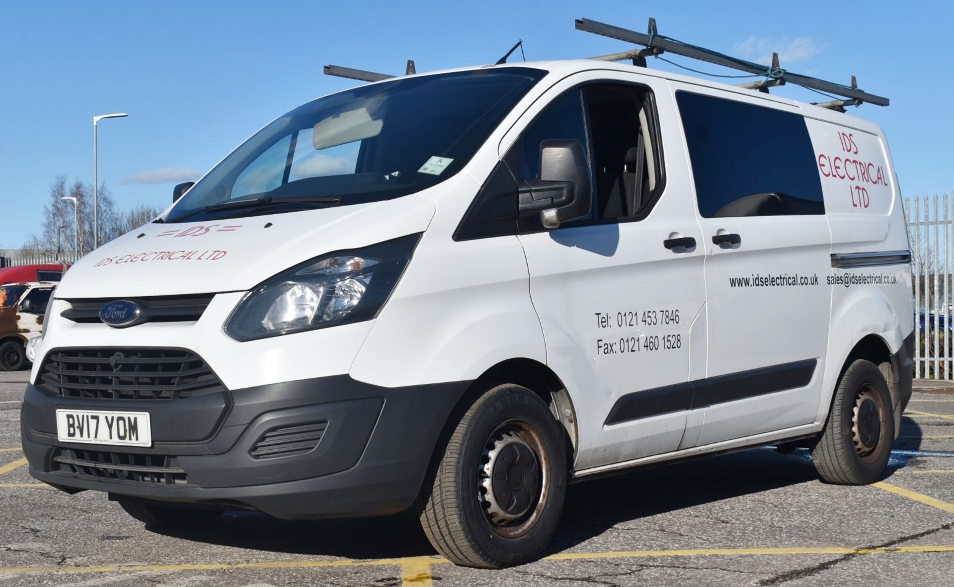 1 x Ford Transit 5 Seat Crew Van - Year 2017 - 12 Months MOT - Includes V5 and Key - Image 7 of 34