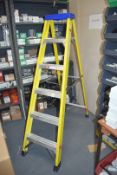 1 x Deligo FLS6 5+1 Fibreglass Single Sided Step Ladder - Ref: C688 - CL816 - Location: Birmingham,