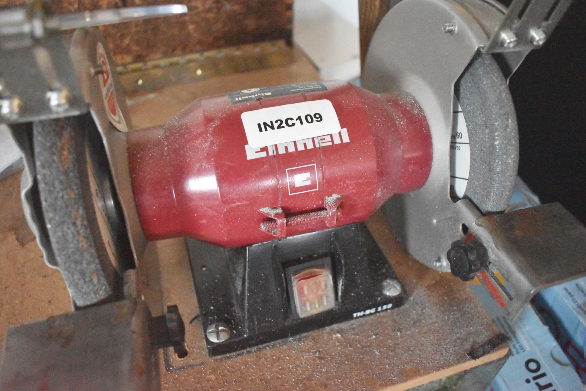 1 x Einhell TH-BG 150 Bench Grinder - 2980 RPM, 150mm x 16mm Coarse and Fine Grinding Wheels - Image 3 of 3