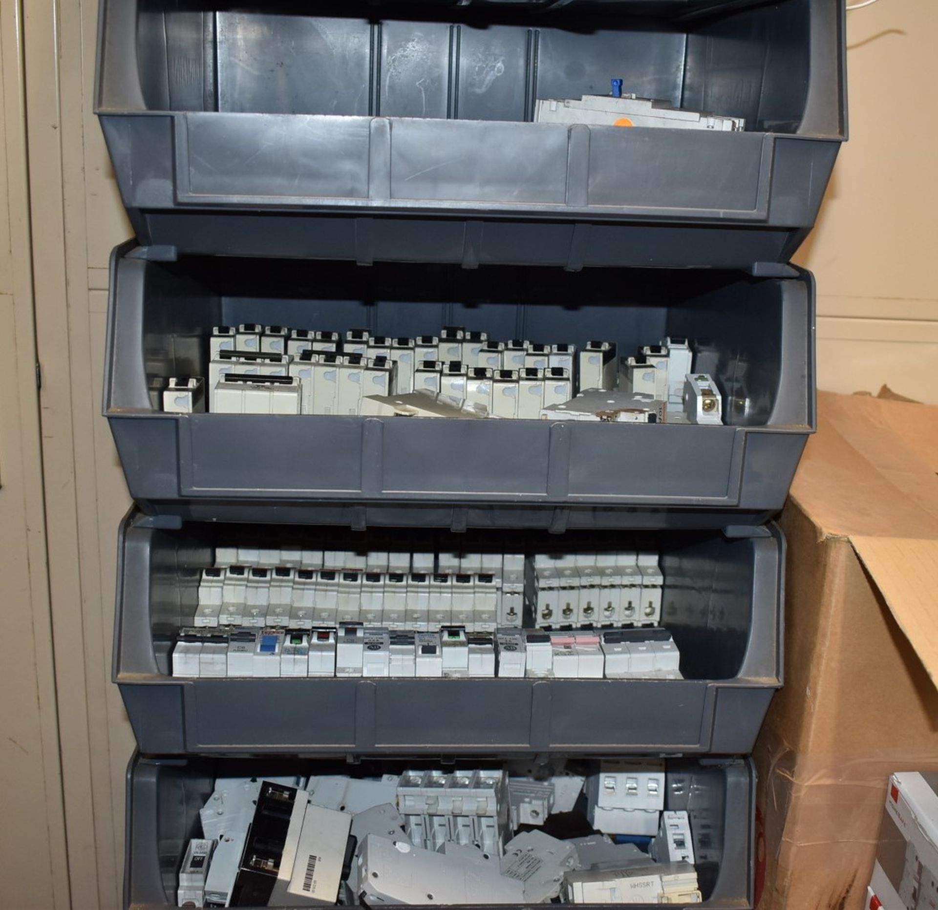 11 x Large Wide Linbins With Contents - Includes Assorted Circuit Breakers and More - Image 27 of 30