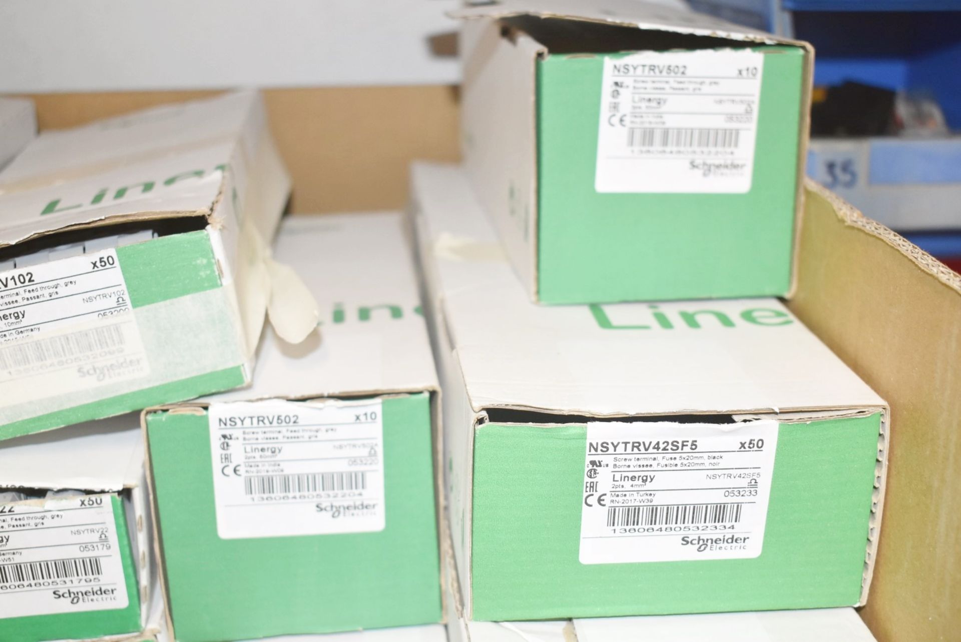 Approx 500 x Schneider Electric Screw Terminals Fuse / Feedthrough - Unused Boxed Stock - Image 2 of 6