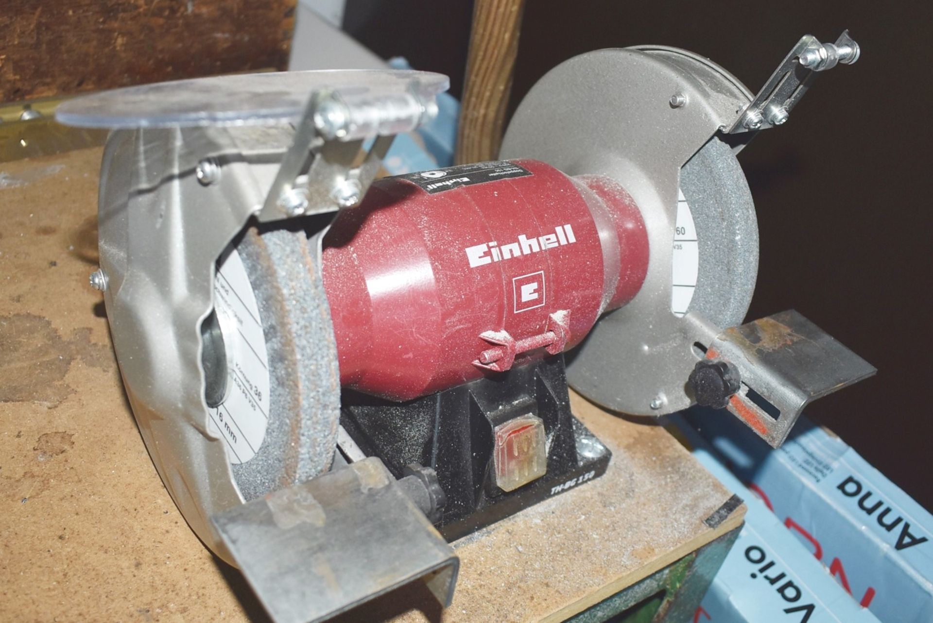 1 x Einhell TH-BG 150 Bench Grinder - 2980 RPM, 150mm x 16mm Coarse and Fine Grinding Wheels