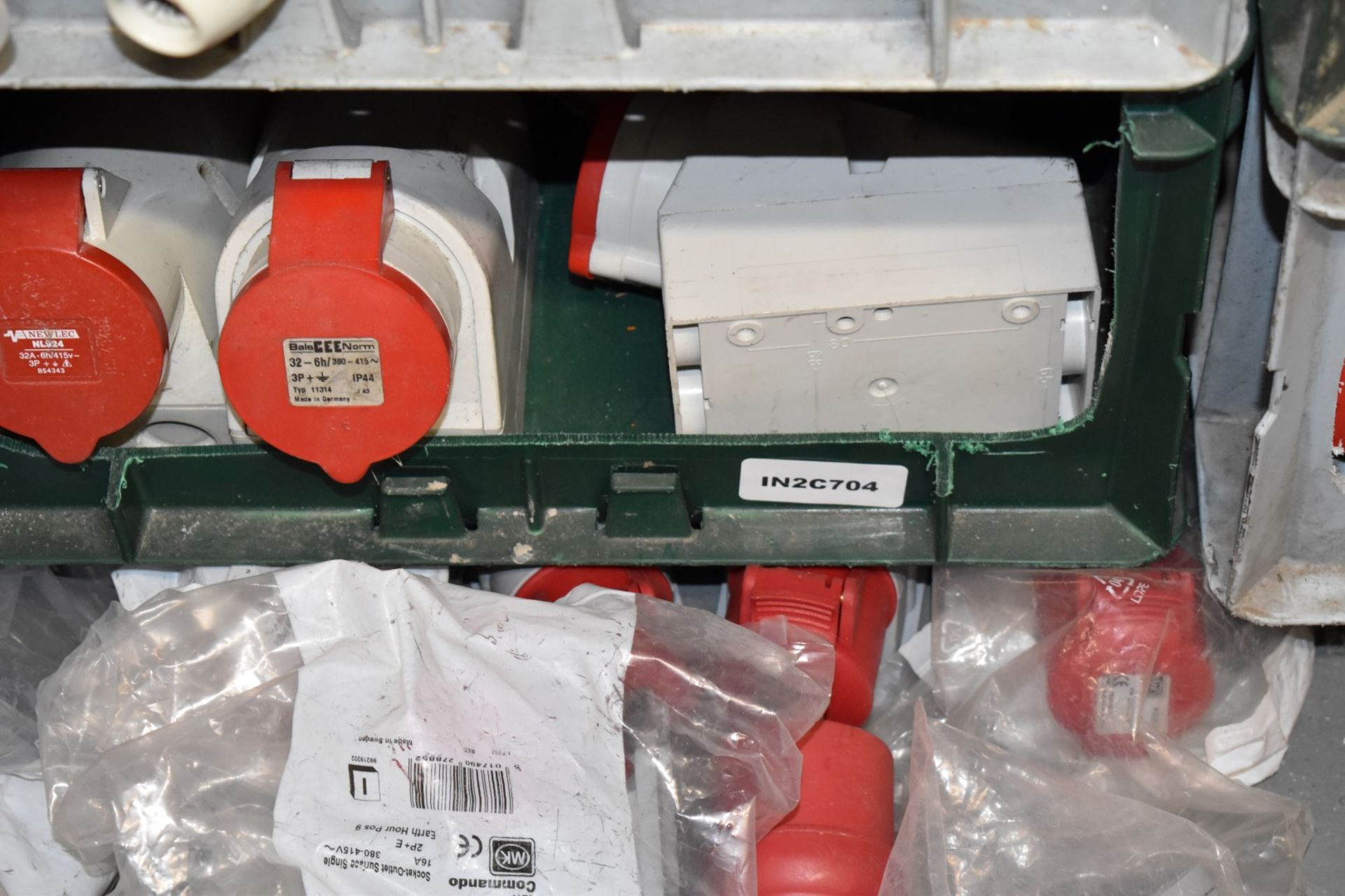 4 x Linbins With Contents - Includes Large Quantity of Industrial 3 Phase Plugs / Sockets - Image 2 of 17