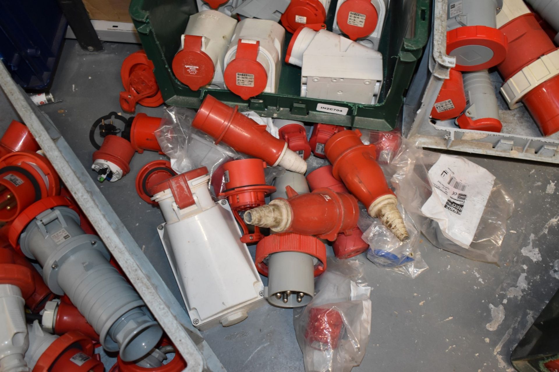 4 x Linbins With Contents - Includes Large Quantity of Industrial 3 Phase Plugs / Sockets - Image 9 of 17