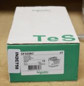 1 x Schneider Electric 125A Rail Mount Fuse Holder - New Boxed Stock - Product Code: DF223NC