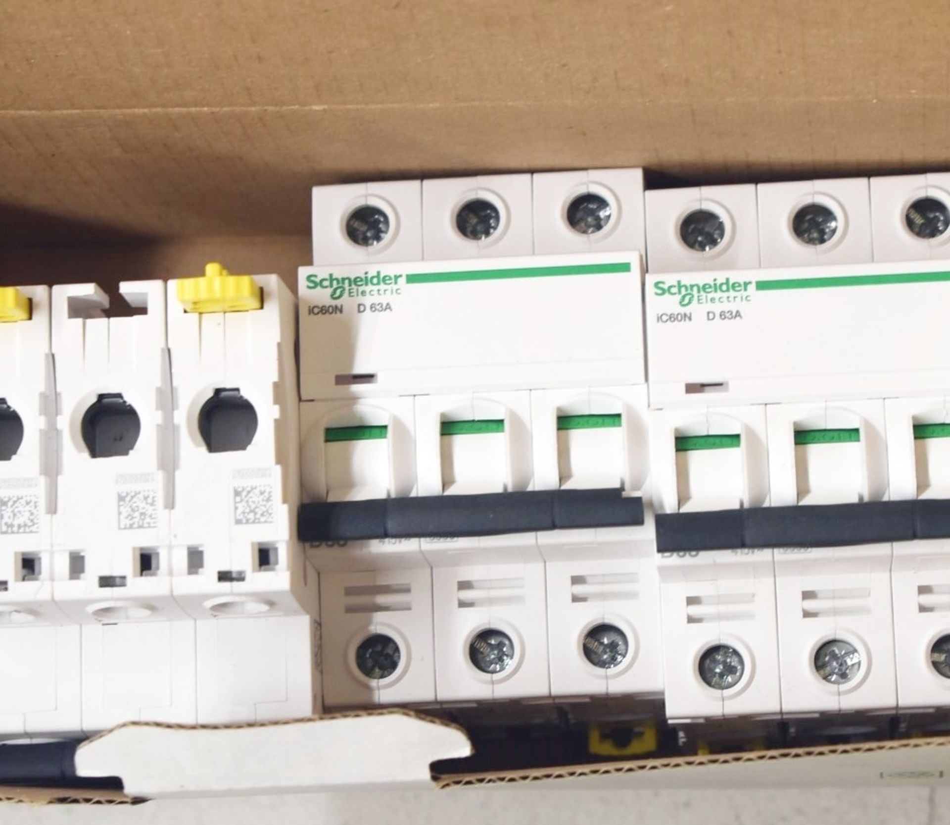 Approx 130 x Schneider Electric MCB Breakers - Various Types Included - iC60N, iC60H, C60N and More - Image 13 of 15