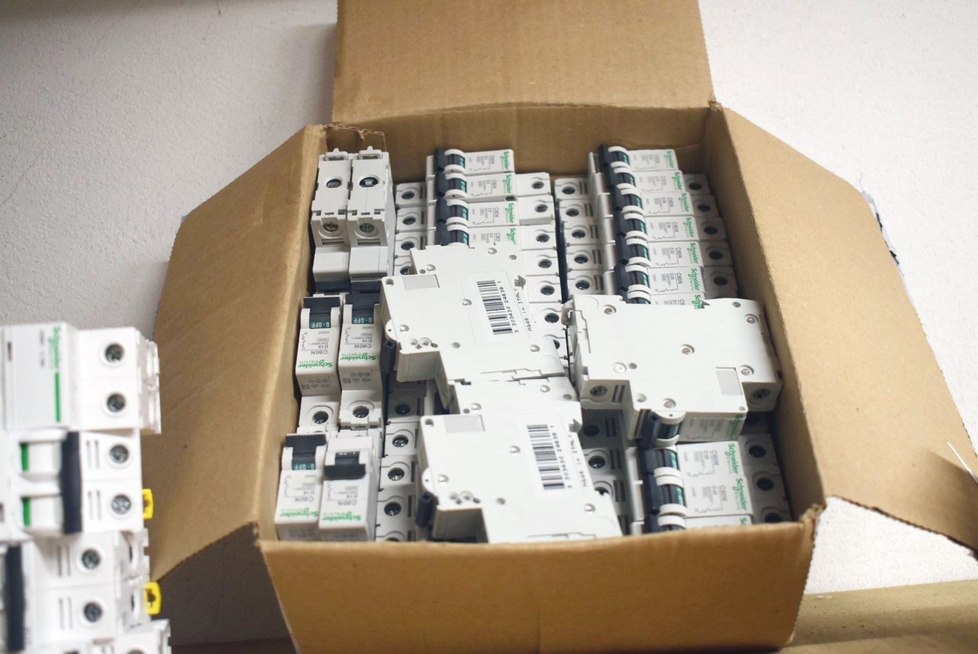 Approx 130 x Schneider Electric MCB Breakers - Various Types Included - iC60N, iC60H, C60N and More - Image 4 of 15