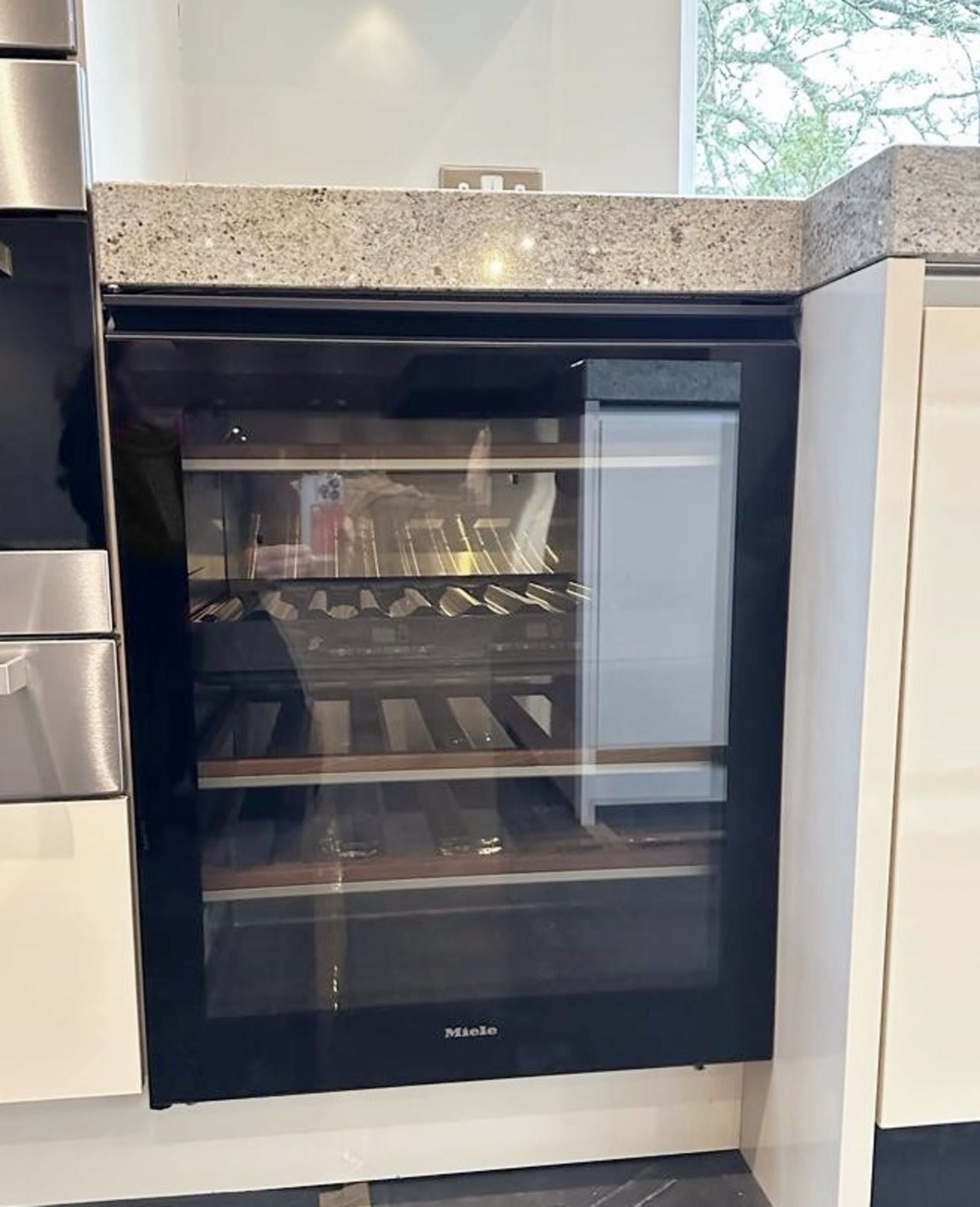 1 x Stunning SIEMATIC Luxury Fitted Handleless Kitchen In Cream, With Marble - Image 6 of 41