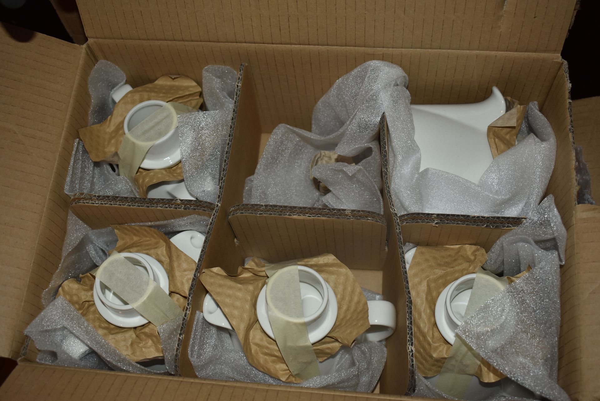 24 x Performance Beverage Pots 120z - New and Boxed With Lids - Image 3 of 8