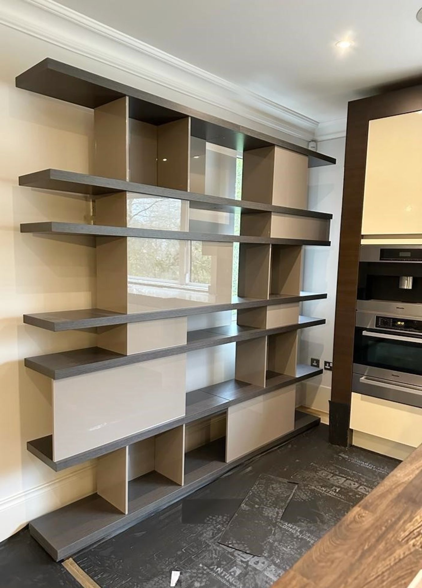 1 x Stunning SIEMATIC Luxury Fitted Handleless Kitchen In Cream, With Marble - Image 3 of 41