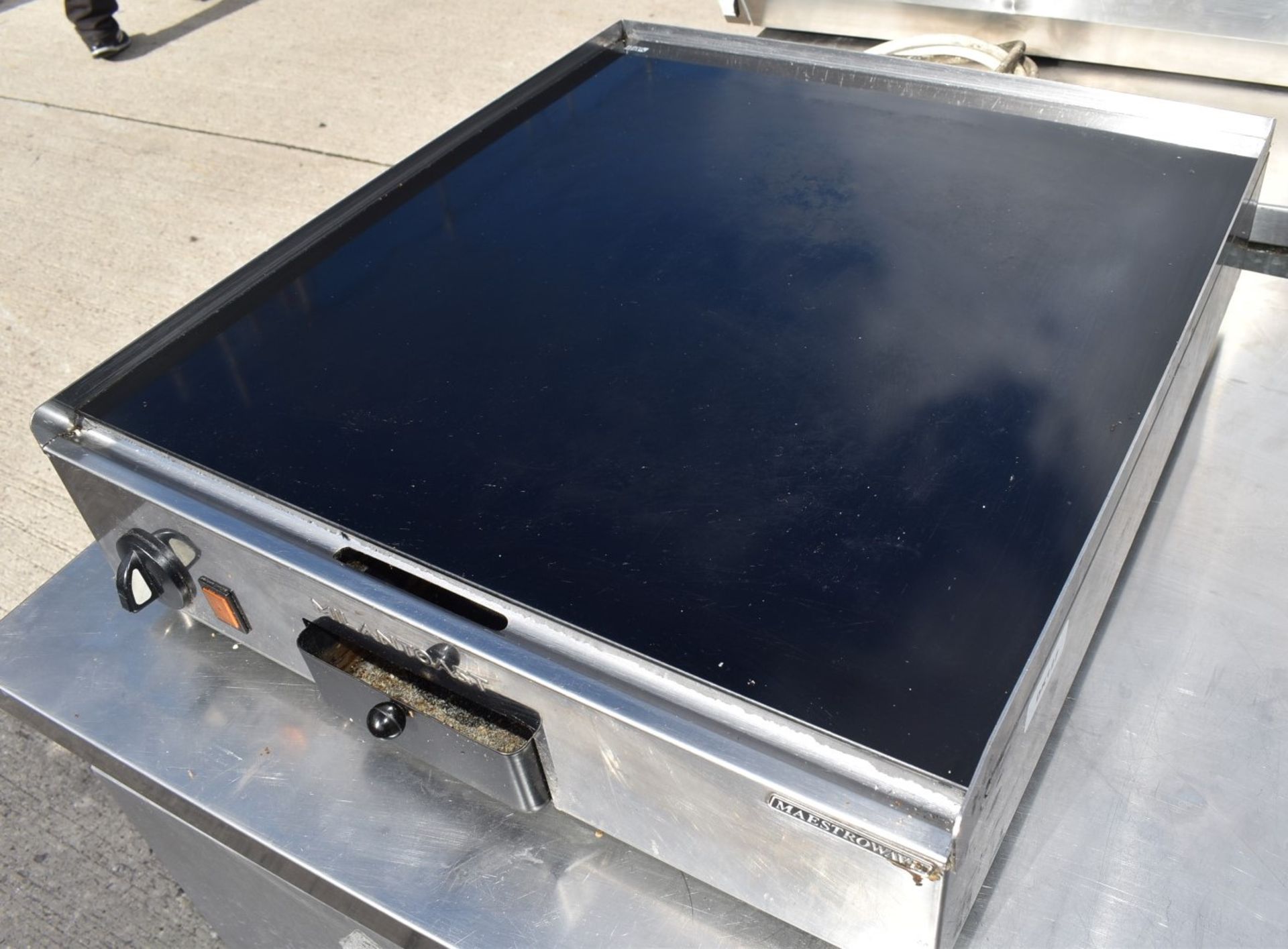 1 x Maestrowave Milantoast Countertop Ceramic Hotplate - 240v - Recently Removed From a Dark Kitchen