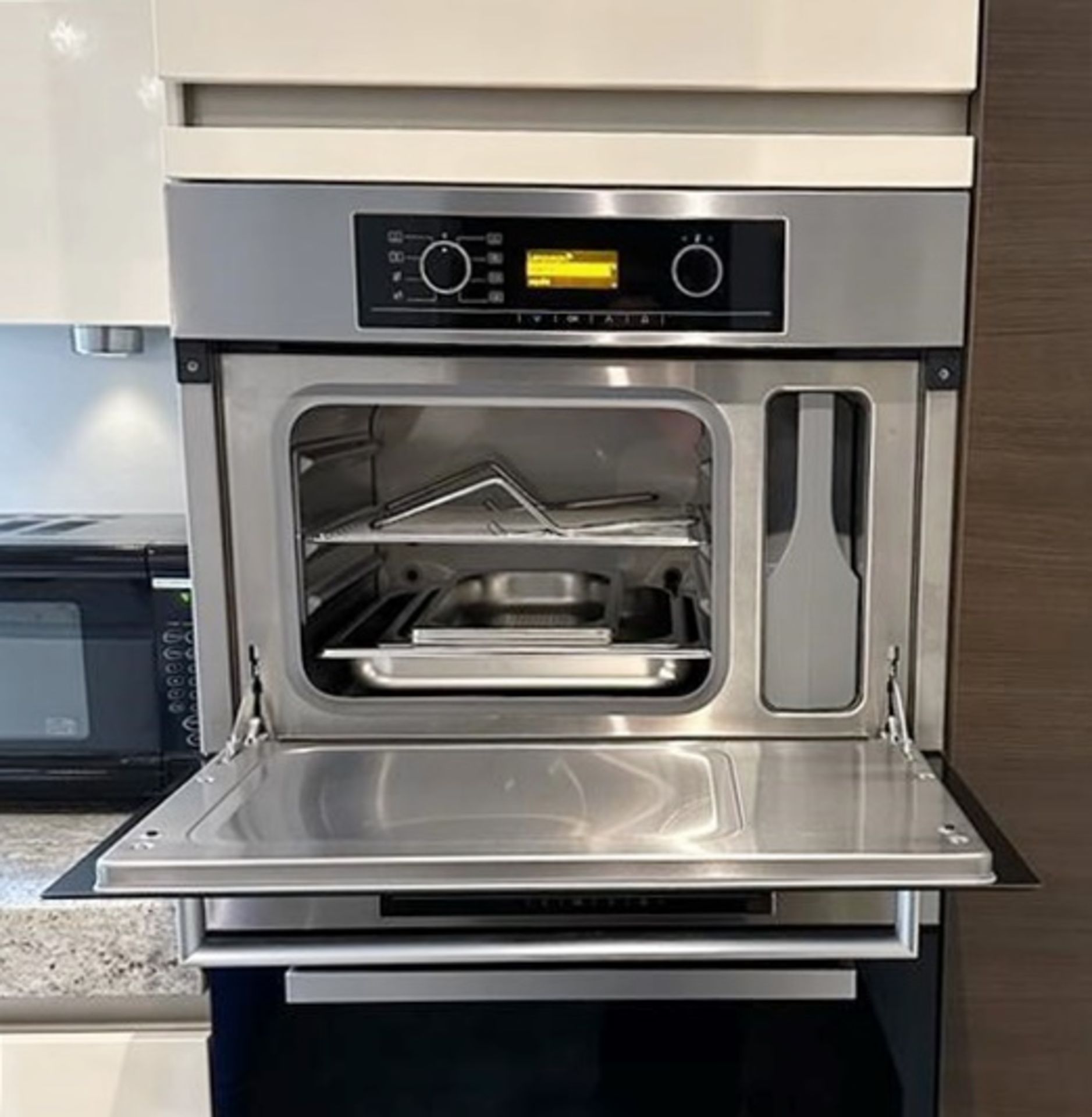 1 x Stunning SIEMATIC Luxury Fitted Handleless Kitchen In Cream, With Marble - Image 17 of 41