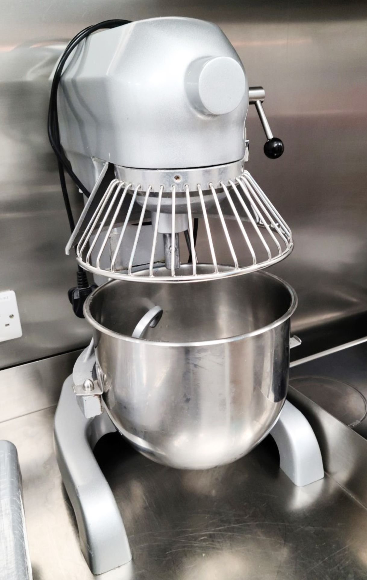 1 x NEWB GRADE Powerful 550W 'Buffalo' GL190 Planetary Mixer 9L In Stainless Steel - Image 3 of 9