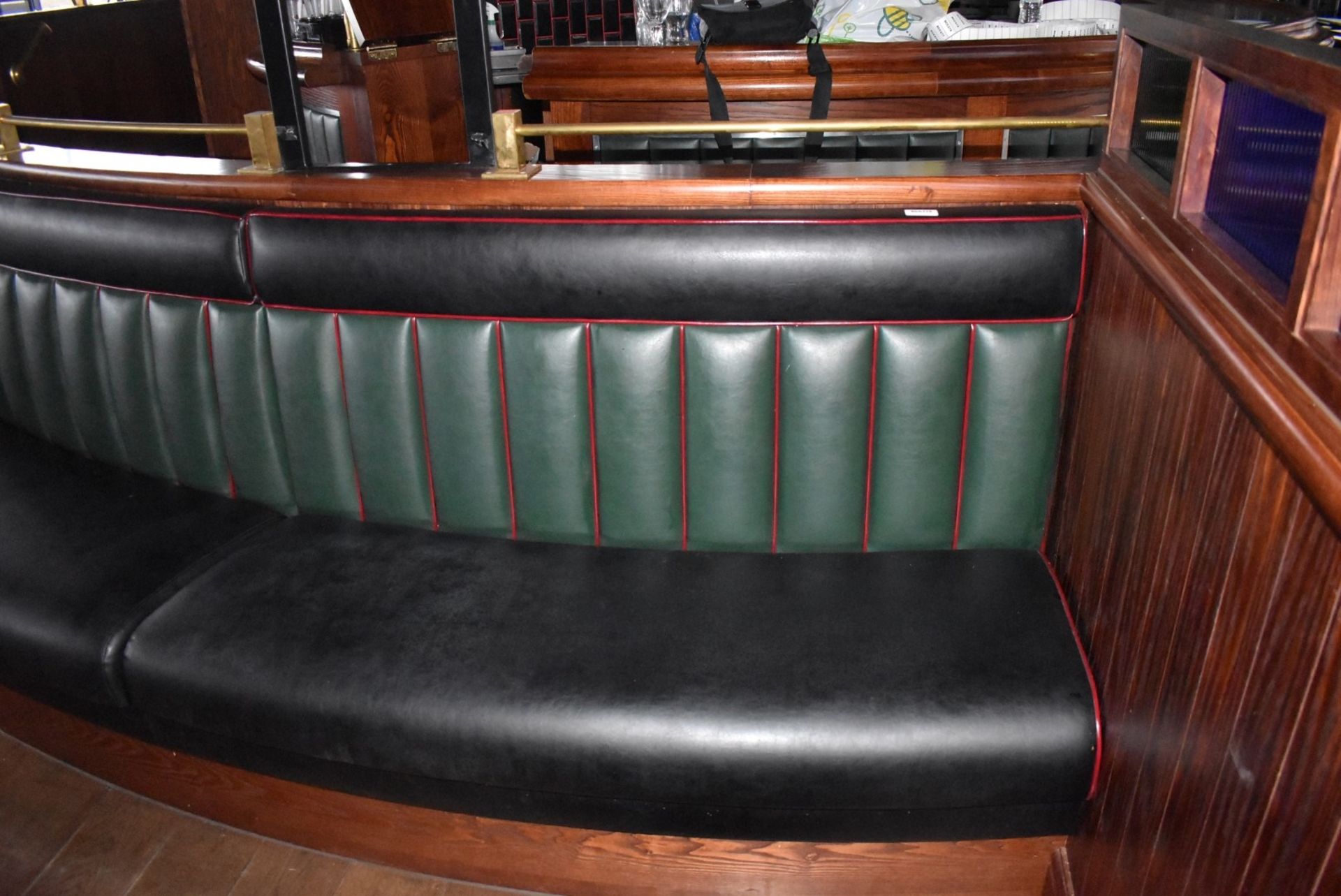 1 x Banqueting Seating Bench - 15ft in Length - Green & Black Upholstery With Vertical Fluted Back - Image 8 of 11