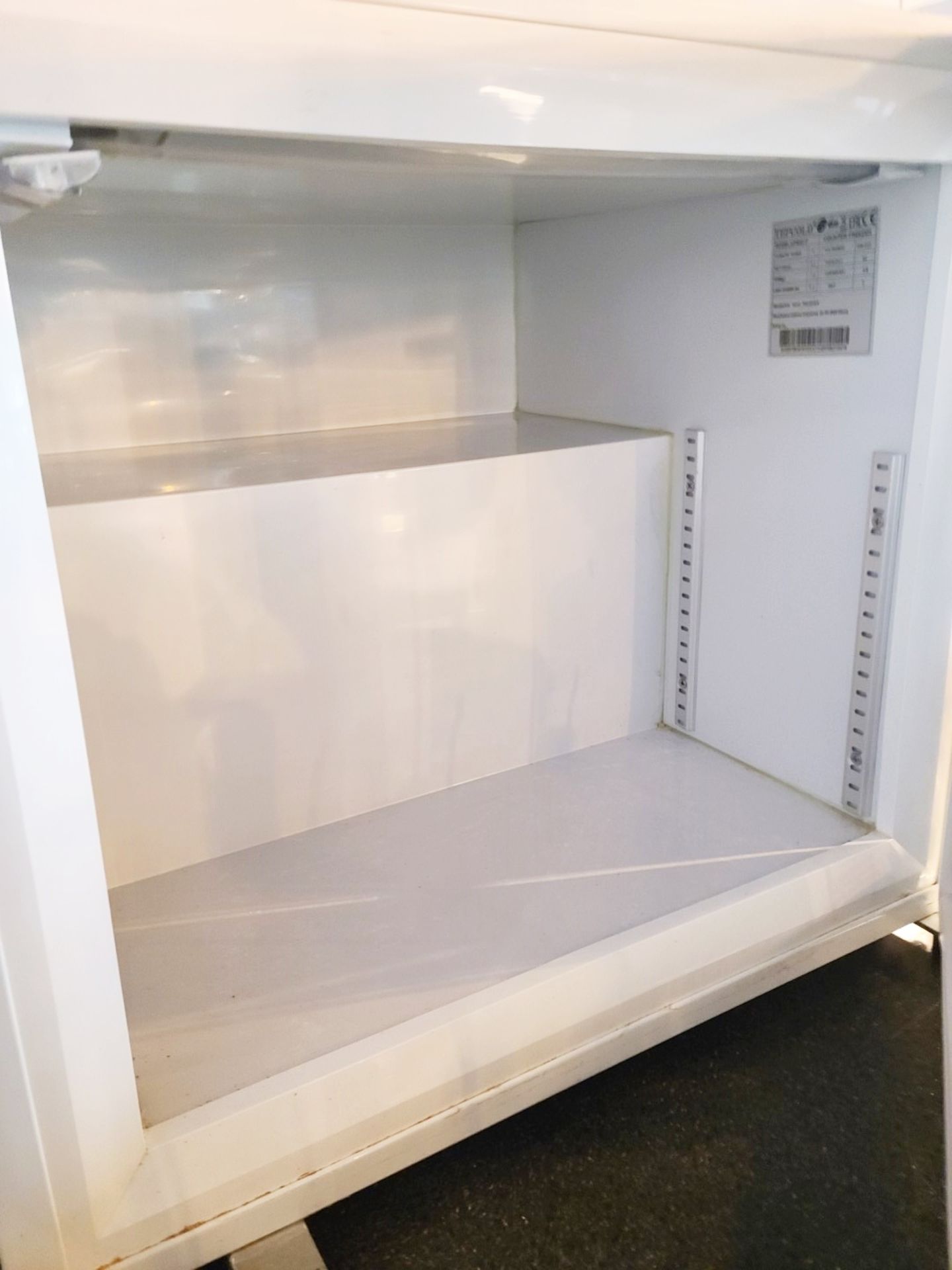 1 x TELFORD White Counter Top Fridge With Hinged Door and Adjustable Feet 60cm x 50cm - Image 2 of 7