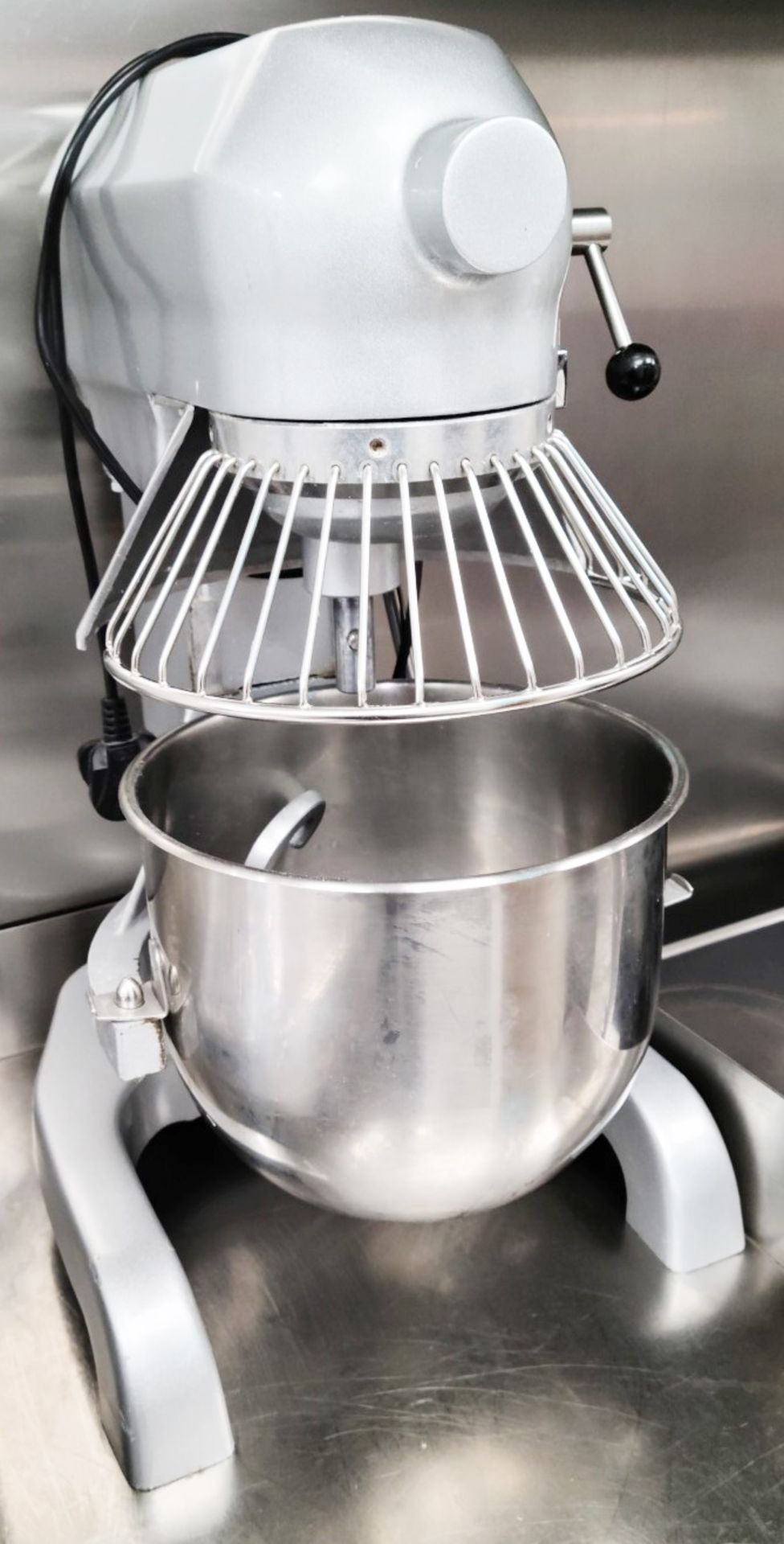 1 x NEWB GRADE Powerful 550W 'Buffalo' GL190 Planetary Mixer 9L In Stainless Steel - Image 4 of 9