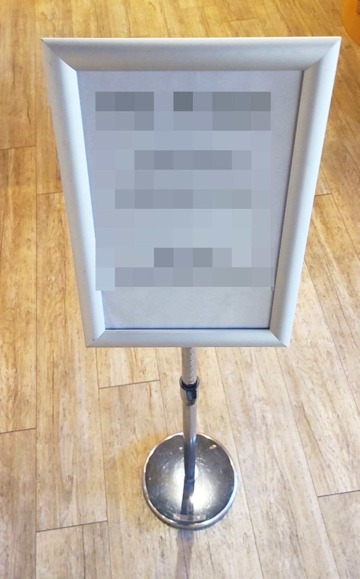 1 x A4 Aluminum Adjustable Snap Frame Menu Sign Stand With Stable Round Base - Image 2 of 3
