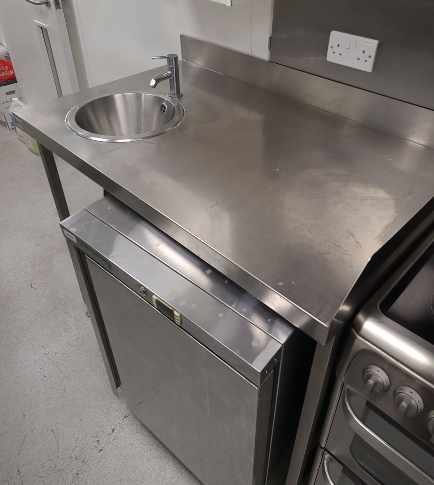 1 X PARRY Free Standing Stainless Steel Prep Table With Sink, Fixtures And Adjustable Feet