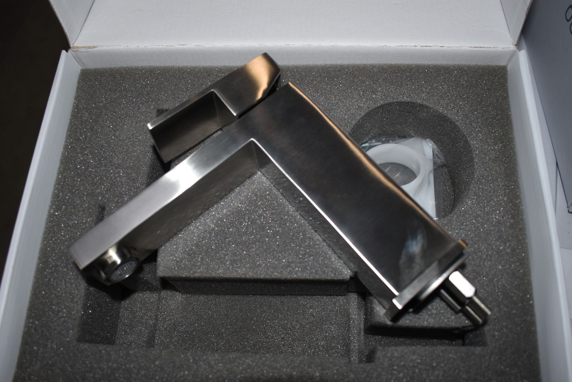 1 x Stonearth 'Metro' Stainless Steel Basin Mixer Tap - Brand New & Boxed - CL713 - RRP £245 - - Image 5 of 8