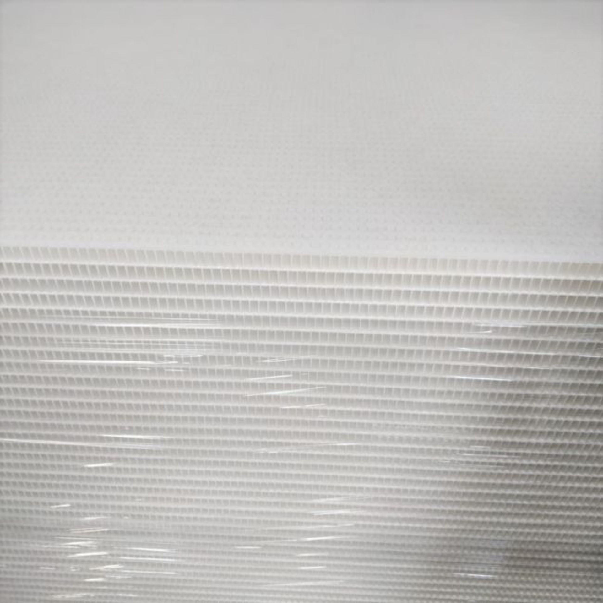 100 x ThermHex Thermoplastic Honeycomb Core Panels - Size: Approx. 2630 x 1210 x 18mm - New - Image 2 of 5