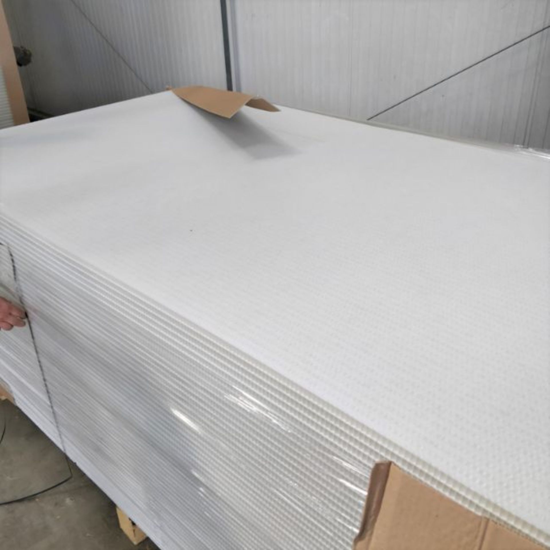 100 x ThermHex Thermoplastic Honeycomb Core Panels - Size: Approx. 2630 x 1210 x 18mm - New - Image 3 of 5