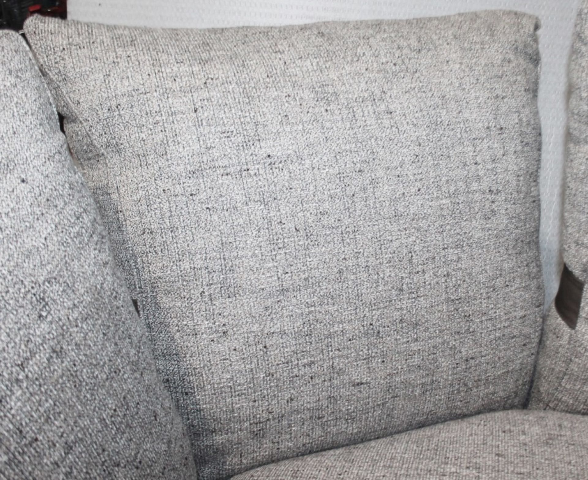1 x ARKETIPO 'Smooth Operator' Luxury 7-Cushion / 3-Seater Sofa - Original Price £9,107 - Image 4 of 11