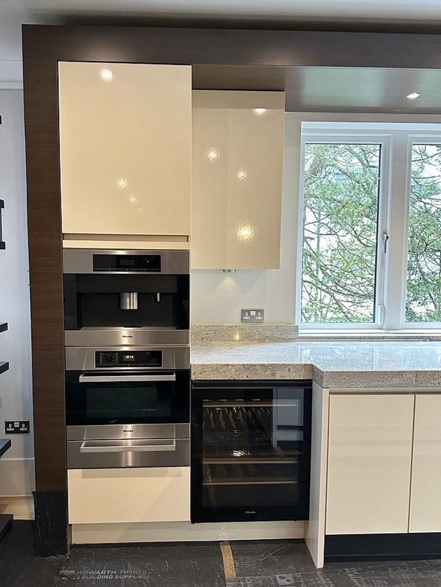 1 x Stunning SIEMATIC Luxury Fitted Handleless Kitchen With Marble Worktops - Original Cost £60,000 - Image 46 of 51