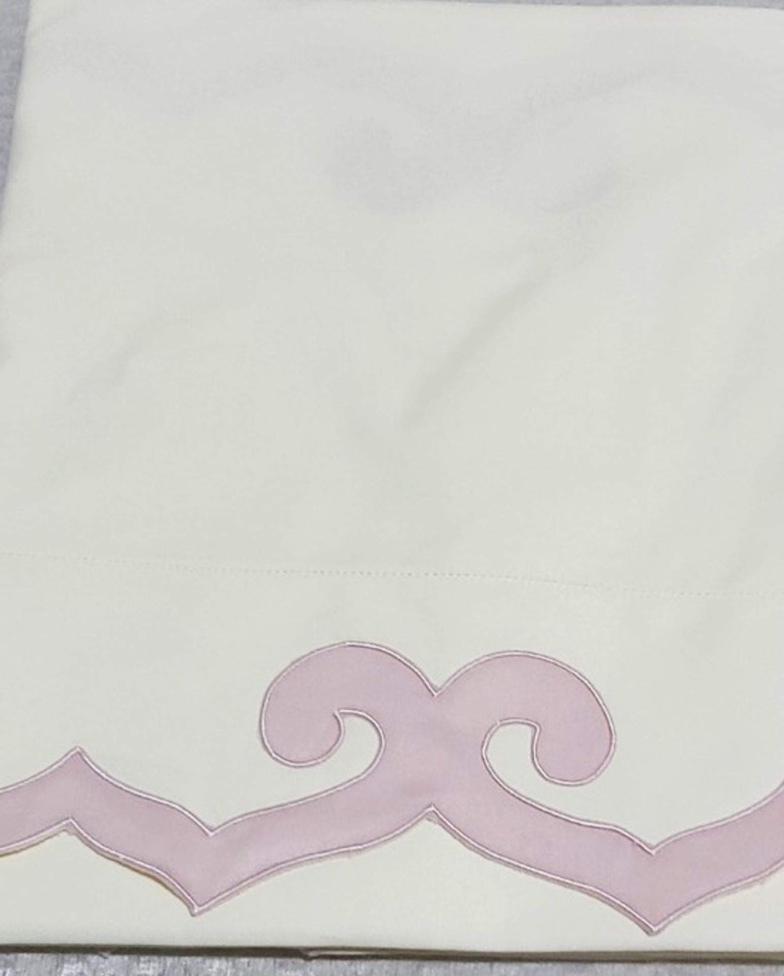 Set Of 2 PRATESI Marrakesh Applique In English Rose Egyptian Cotton Angel Skin Shams 65x65cm - Image 4 of 5