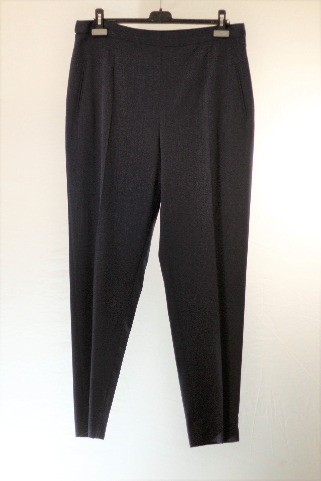 1 x Belvest Navy Trousers - Size: 26 - Material: Wool/ Cotton - From a High End Clothing Boutique In