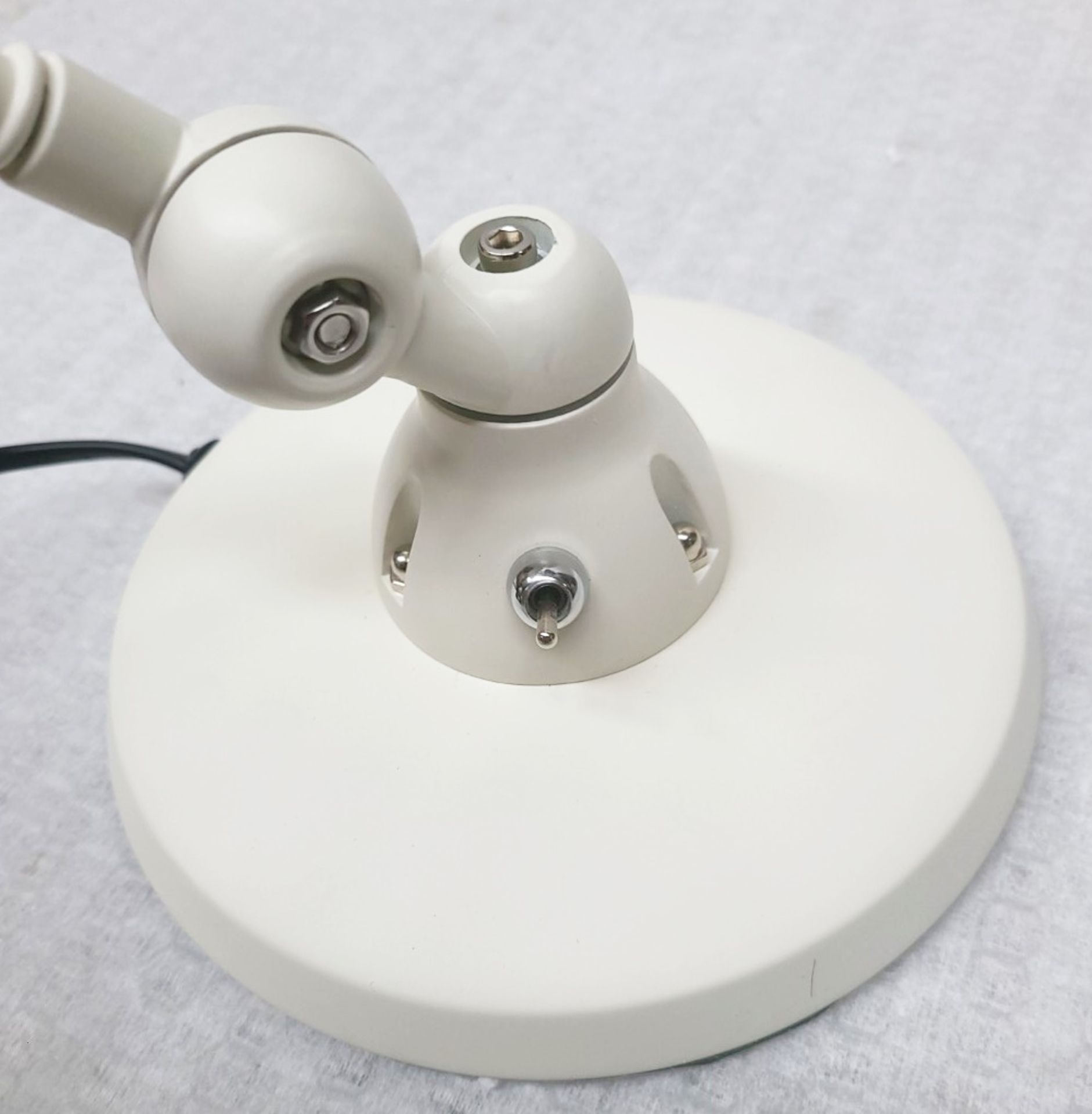 1 x BLUESUNTREE Classic Retro Task Lamp with Adjustable Head, Neck And Base In Matte Biege - Image 2 of 7